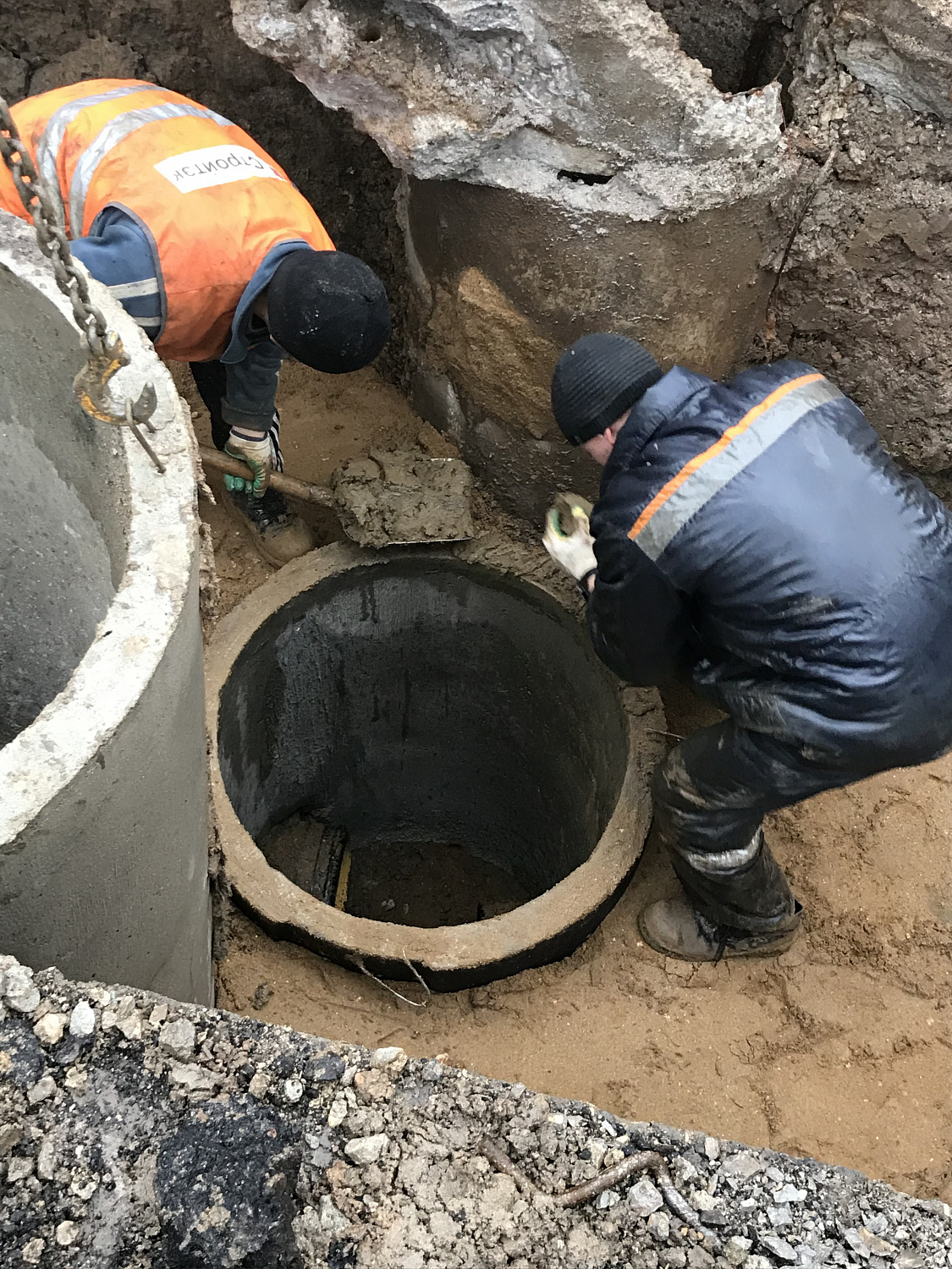 Реконструкция ливневой канализации и устройство парковки в Шереметьево